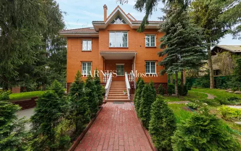2-этажный коттедж 610 м² с отделкой
