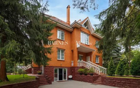 2-этажный коттедж 610 м² с отделкой