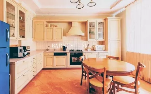 2-этажный коттедж 550 м² с отделкой