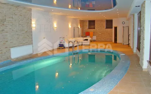 3-этажный коттедж 600 м² с отделкой
