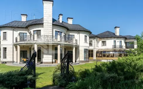 2-этажный коттедж 1 400 м² с отделкой