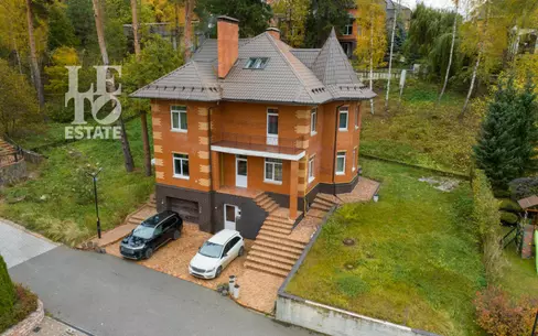 2-этажный коттедж 440.2 м² с отделкой