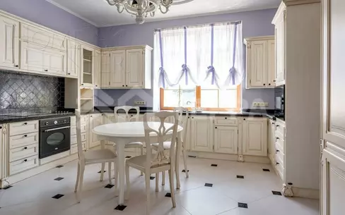 2-этажный коттедж 1 400 м² с отделкой