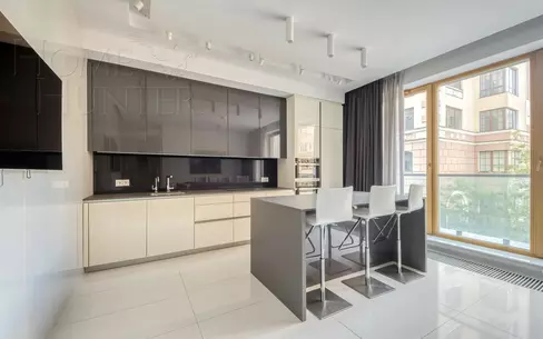 5-КОМН. КВАРТИРА С ОТДЕЛКОЙ 199 М² НА 3 ЭТАЖЕ
