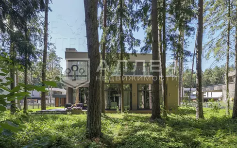 КОТТЕДЖ 380 м² с отделкой