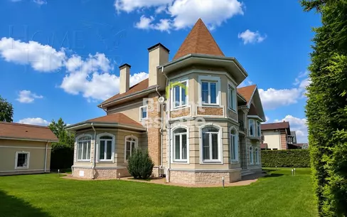 2-этажный коттедж 640 м² с отделкой