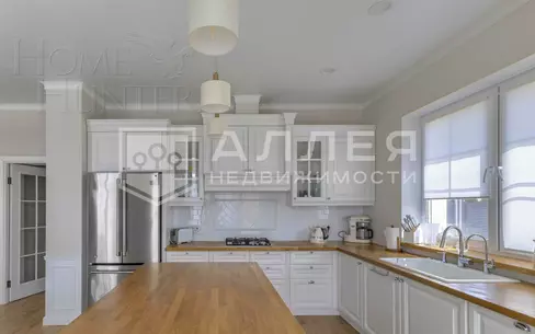 2-этажный коттедж 330 м² с отделкой