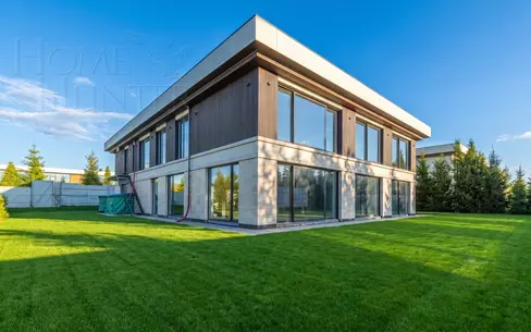 2-этажный коттедж 1 250 м² без отделки
