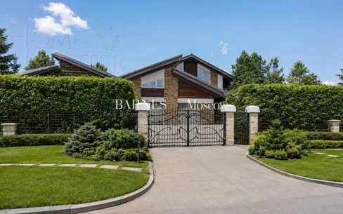 3-этажный коттедж 700 м² с отделкой
