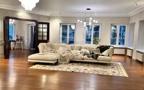 2-этажный коттедж 1 463 м² с отделкой