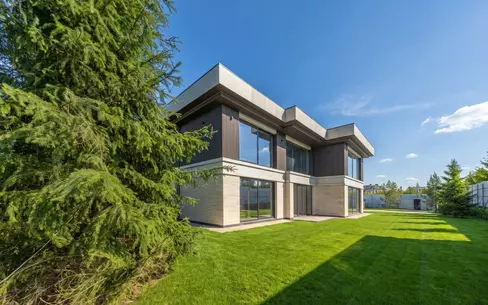 2-этажный коттедж 1 250 м² без отделки