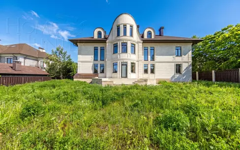 2-этажный коттедж 860 м² без отделки