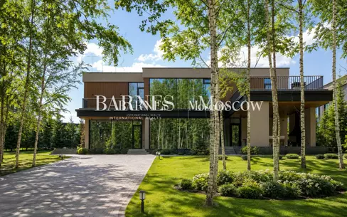 2-этажный коттедж 627.5 м² с отделкой