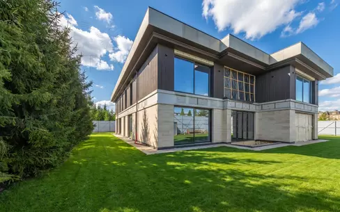 2-этажный коттедж 1 250 м² без отделки