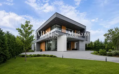 2-этажный коттедж 760 м² с отделкой