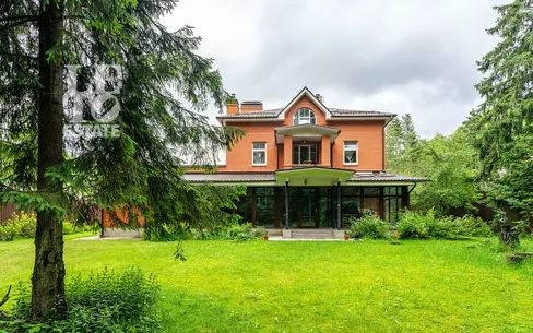2-этажный коттедж 450 м² с отделкой