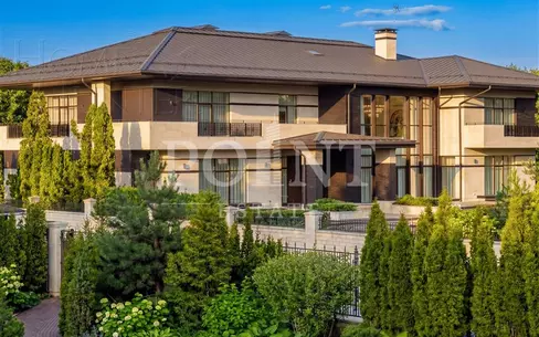 2-этажный коттедж 1 150 м² с отделкой
