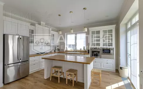 2-этажный коттедж 330 м² с отделкой