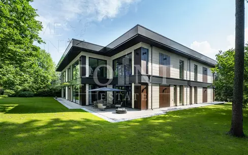 2-этажный коттедж 1 550 м² с отделкой