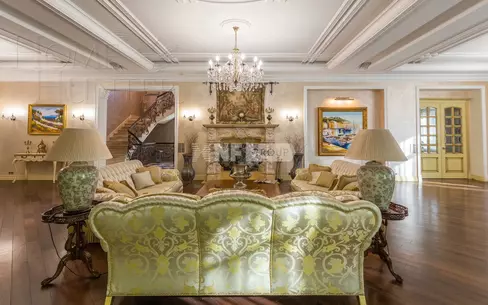 2-этажный коттедж 1 400 м² с отделкой