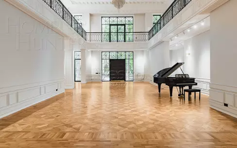 2-этажный коттедж 1 463 м² с отделкой