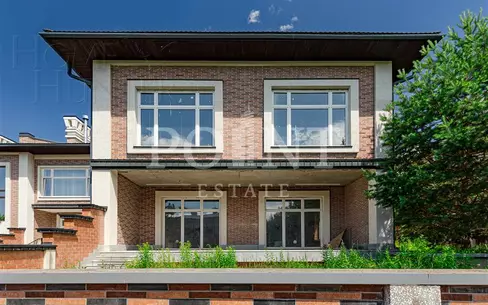 2-этажный таунхаус 940 м² без отделки