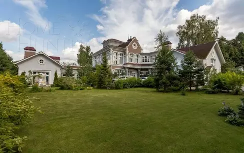 3-этажный коттедж 953 м² с отделкой