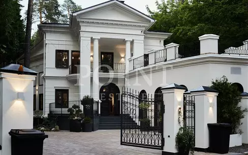 2-этажный коттедж 1 463 м² с отделкой