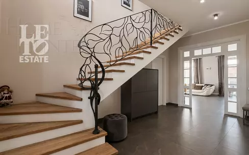 2-этажный коттедж 280 м² с отделкой