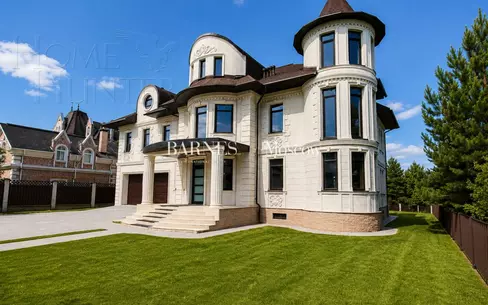 2-этажный коттедж 860 м² без отделки
