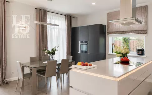 1-этажный коттедж 280 м² с отделкой