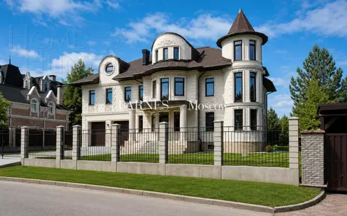 2-этажный коттедж 860 м² без отделки
