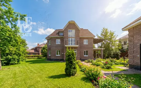 2-этажный коттедж 570 м² с отделкой