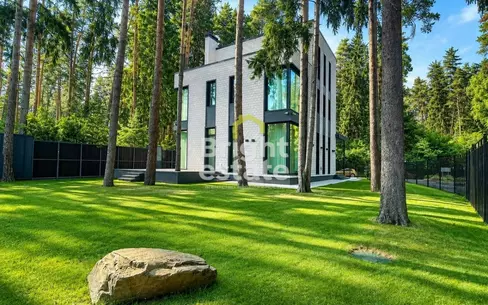 3-этажный коттедж 420 м² с отделкой