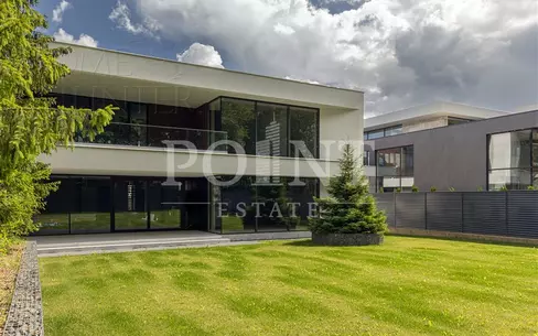 2-этажный коттедж 560 м² без отделки