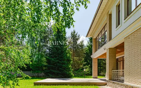 2-этажный коттедж 402.8 м² с отделкой