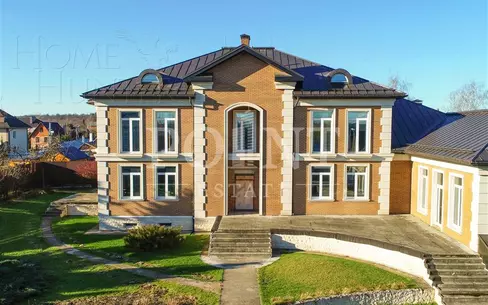 2-этажный коттедж 1 200 м² без отделки