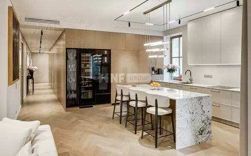 5-КОМН. КВАРТИРА С ОТДЕЛКОЙ 224.3 М² НА 3 ЭТАЖЕ