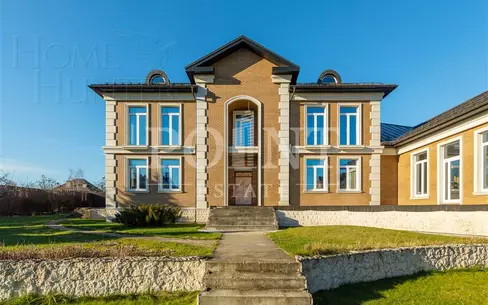 2-этажный коттедж 1 200 м² без отделки