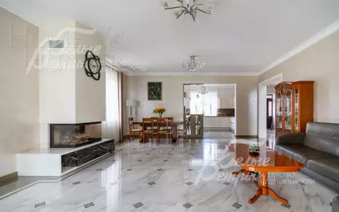 2-этажный коттедж 700 м² с отделкой