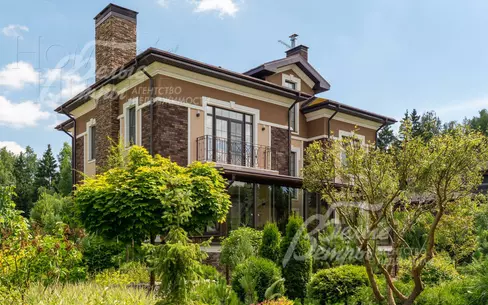 2-этажный коттедж 700 м² с отделкой