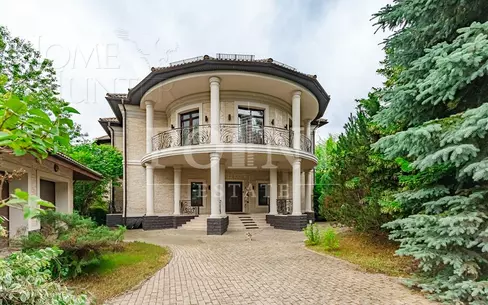 2-этажный коттедж 600 м² с отделкой