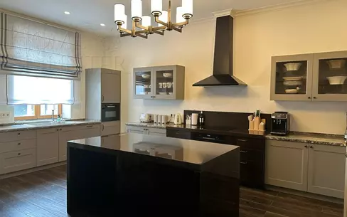 3-этажный таунхаус 330 м² с отделкой