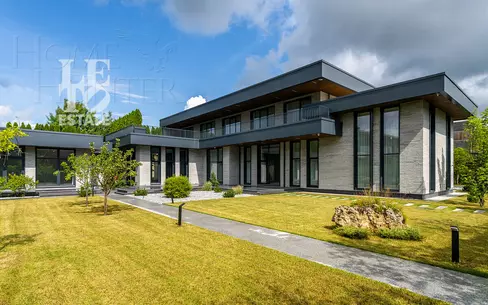 2-этажный коттедж 850 м² с отделкой