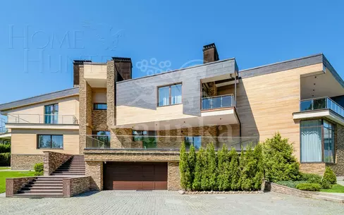 2-этажный коттедж 1 000 м² с отделкой