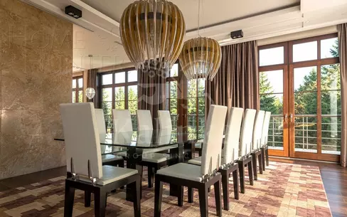 4-КОМН. КВАРТИРА С ОТДЕЛКОЙ 185.1 М² НА 2 ЭТАЖЕ
