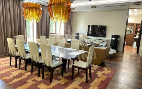 4-КОМН. КВАРТИРА С ОТДЕЛКОЙ 185.1 М² НА 2 ЭТАЖЕ