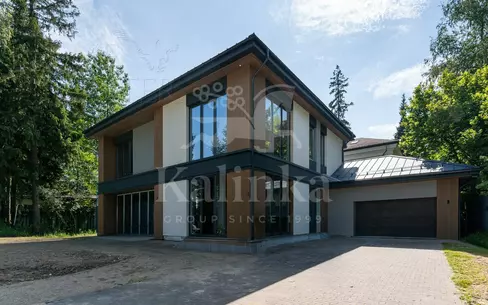 2-этажный коттедж 380 м² без отделки