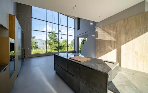 3-этажный коттедж 830 м² без отделки