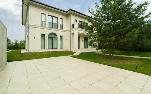 2-этажный коттедж 500 м² с отделкой